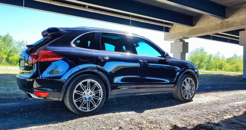 Porsche Cayenne cena 102000 przebieg: 264000, rok produkcji 2011 z Olsztyn małe 379